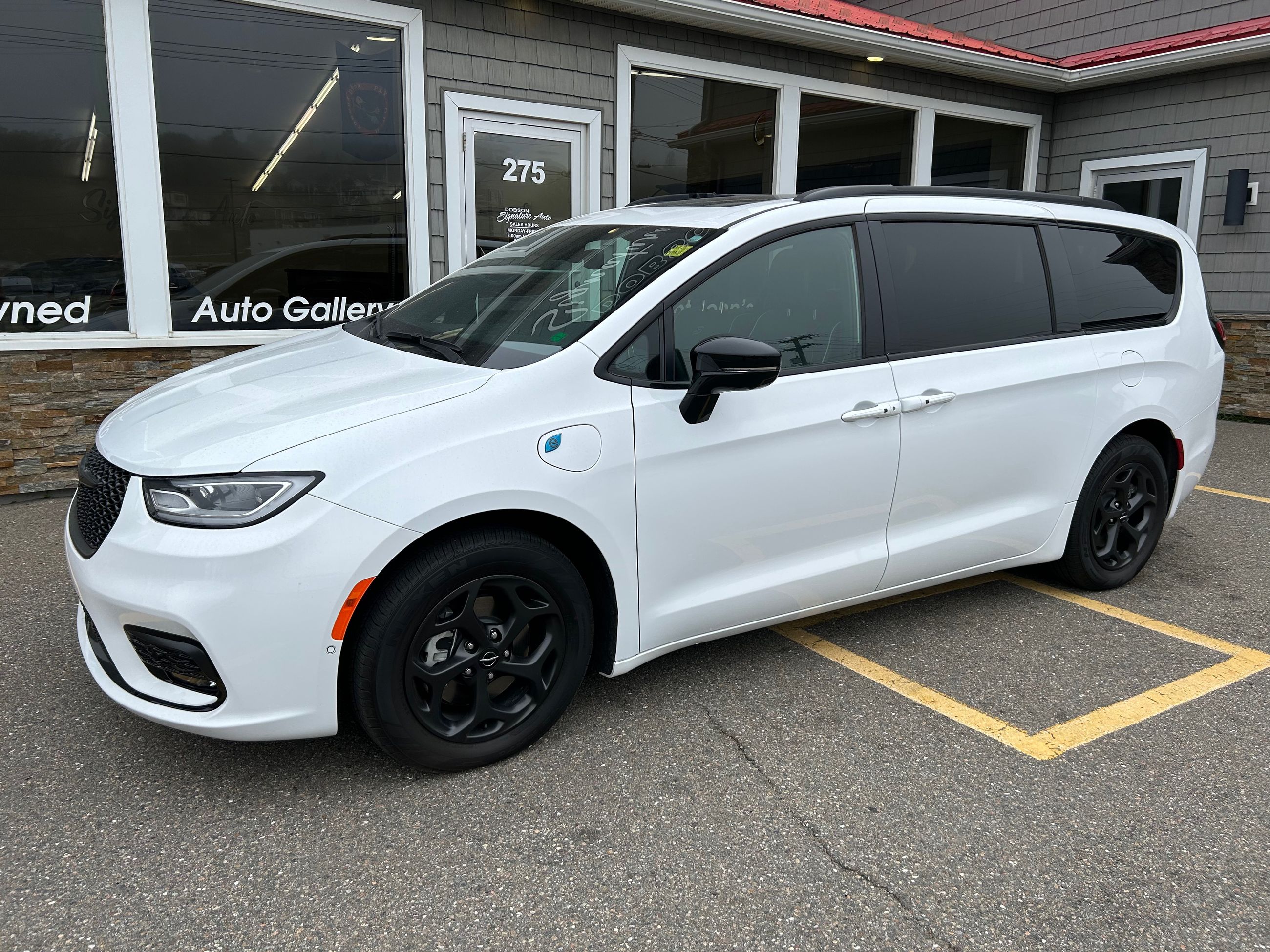 2024 Chrysler PACIFICA HYBRID