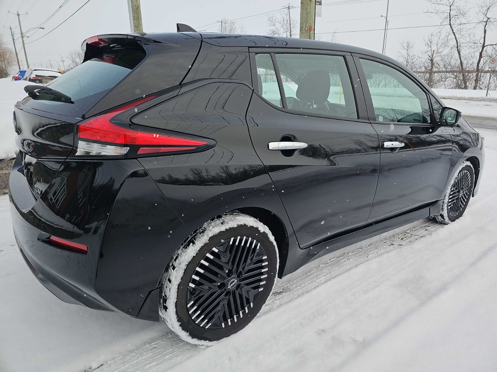 2023 Nissan LEAF