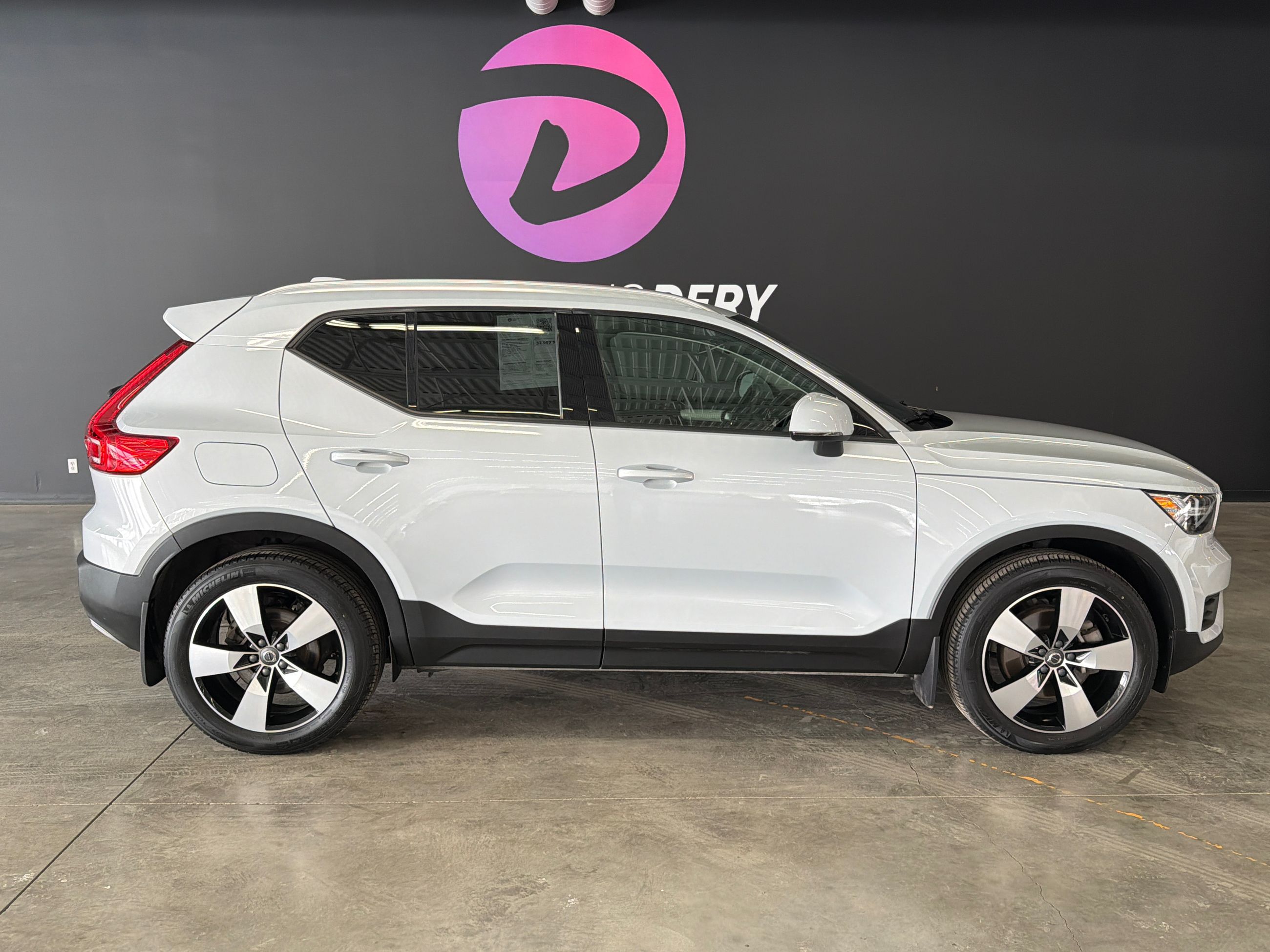 2022 Volvo XC40