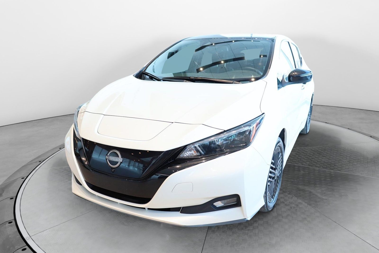 2023 Nissan LEAF