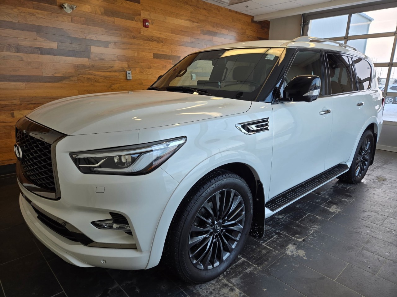 2023 INFINITI QX80