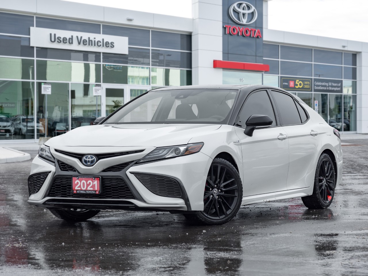 2021 Toyota Camry Hybrid XSE - 1
