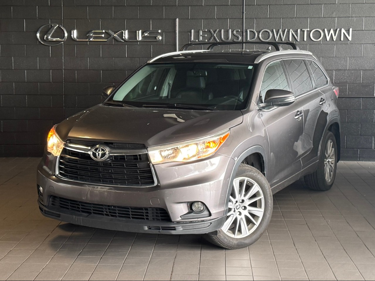 2016 Toyota Highlander XLE - 1