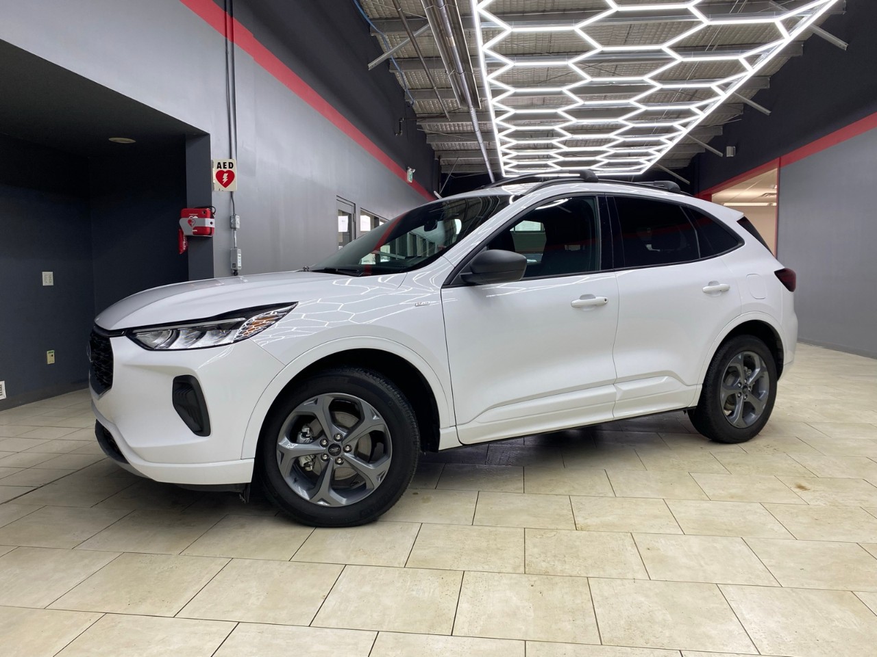 2023 Ford Escape ST-Line - 1